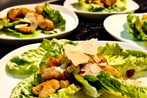 Caesar-Salat & Hähnchenbrust